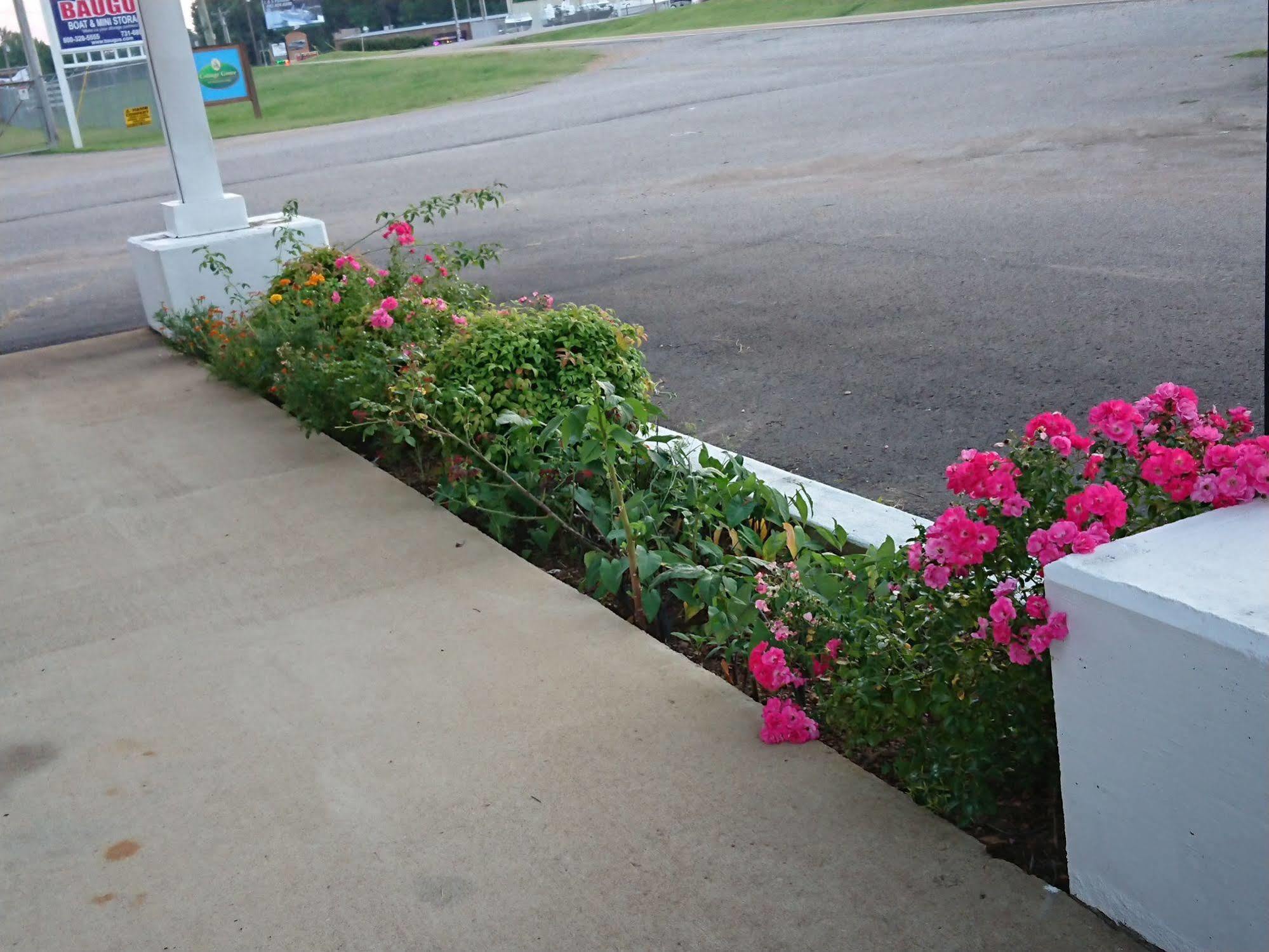 Stonebrook Motel *